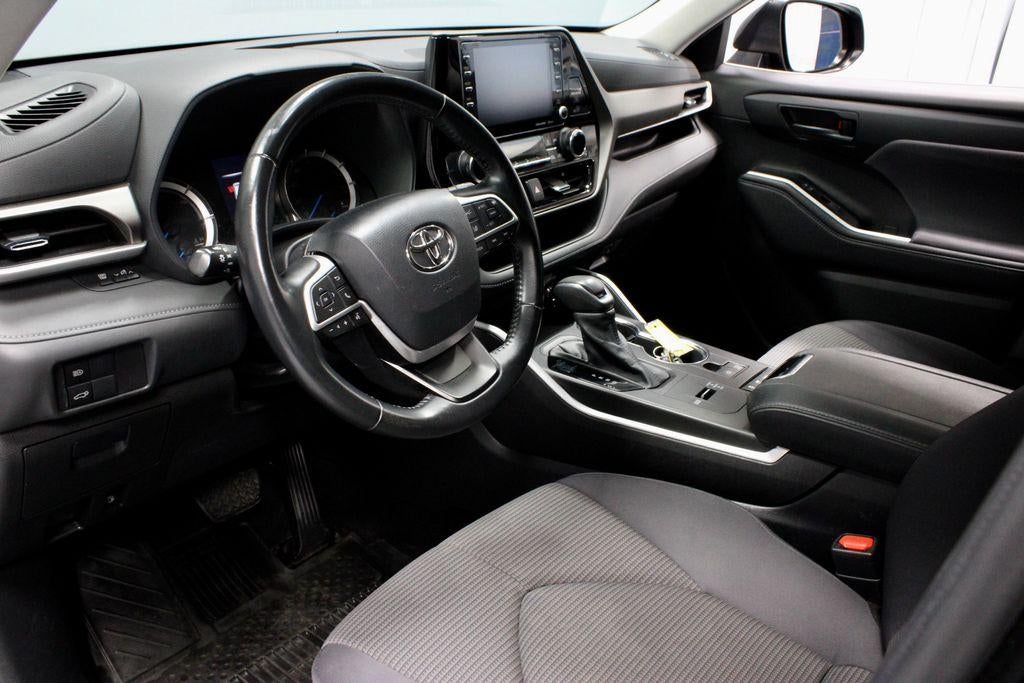 2022 Toyota Highlander LE