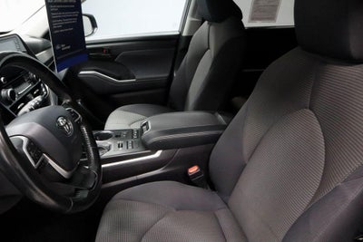 2022 Toyota Highlander LE