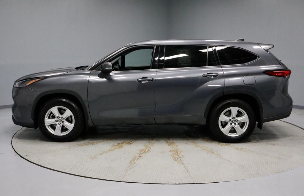 2022 Toyota Highlander LE