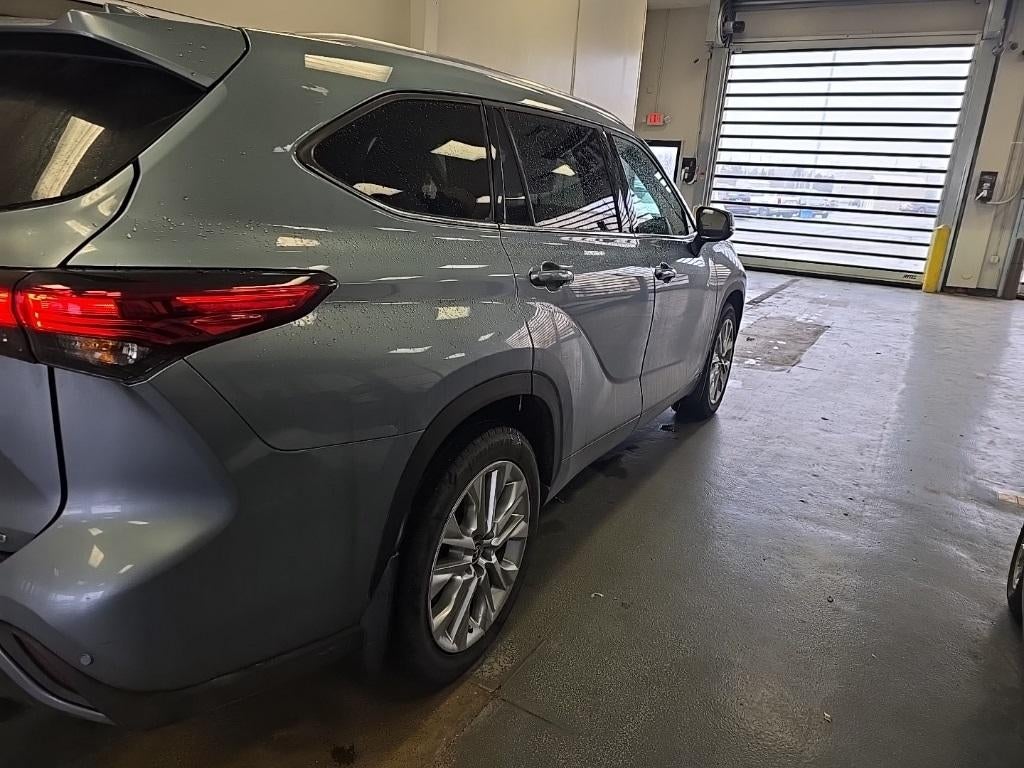 2022 Toyota Highlander Limited