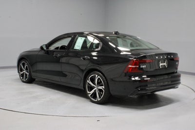 2024 Volvo S60 B5 Plus Dark Theme