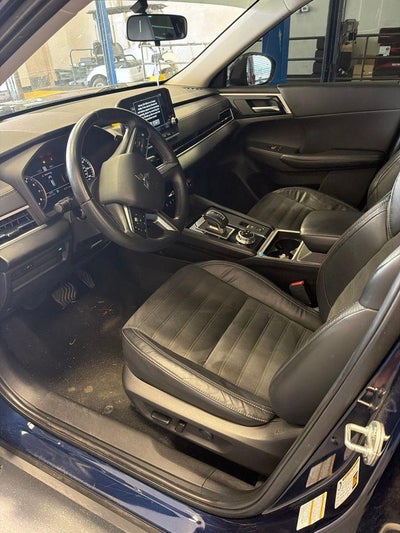 2022 Mitsubishi Outlander SE
