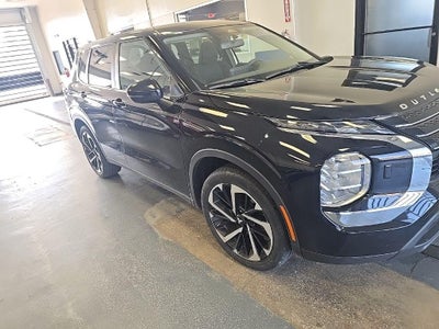 2022 Mitsubishi Outlander ES