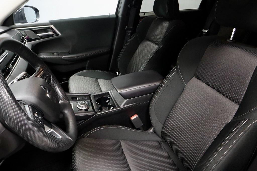 2024 Mitsubishi Outlander ES