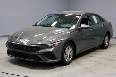 2025 Hyundai ELANTRA SE