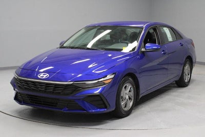 2025 Hyundai ELANTRA SE