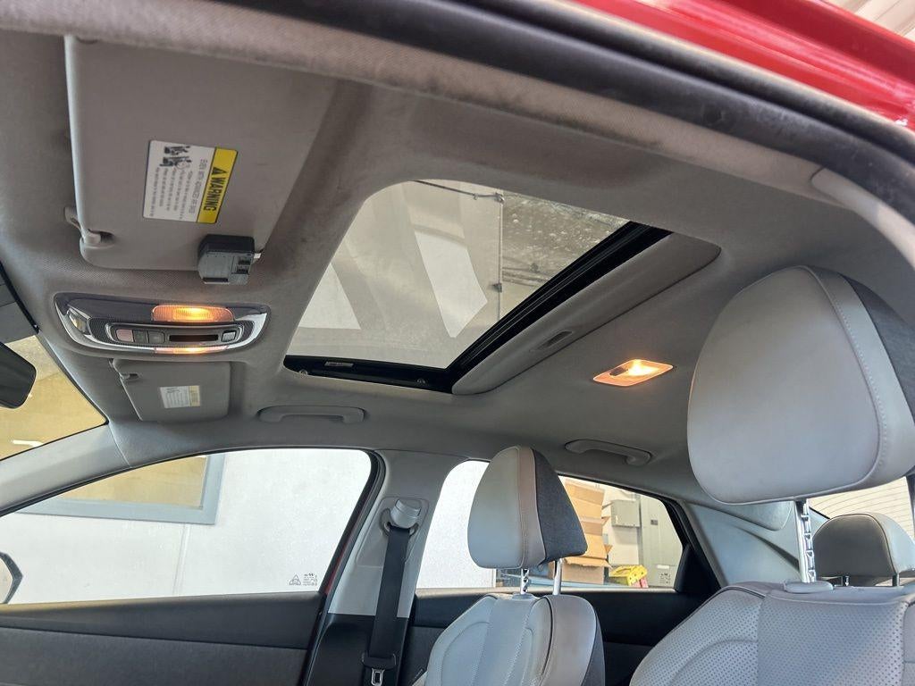 2022 Hyundai ELANTRA Limited