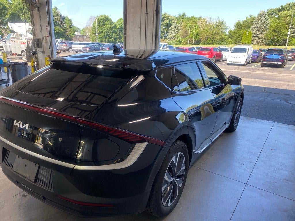 2024 Kia EV6 Light