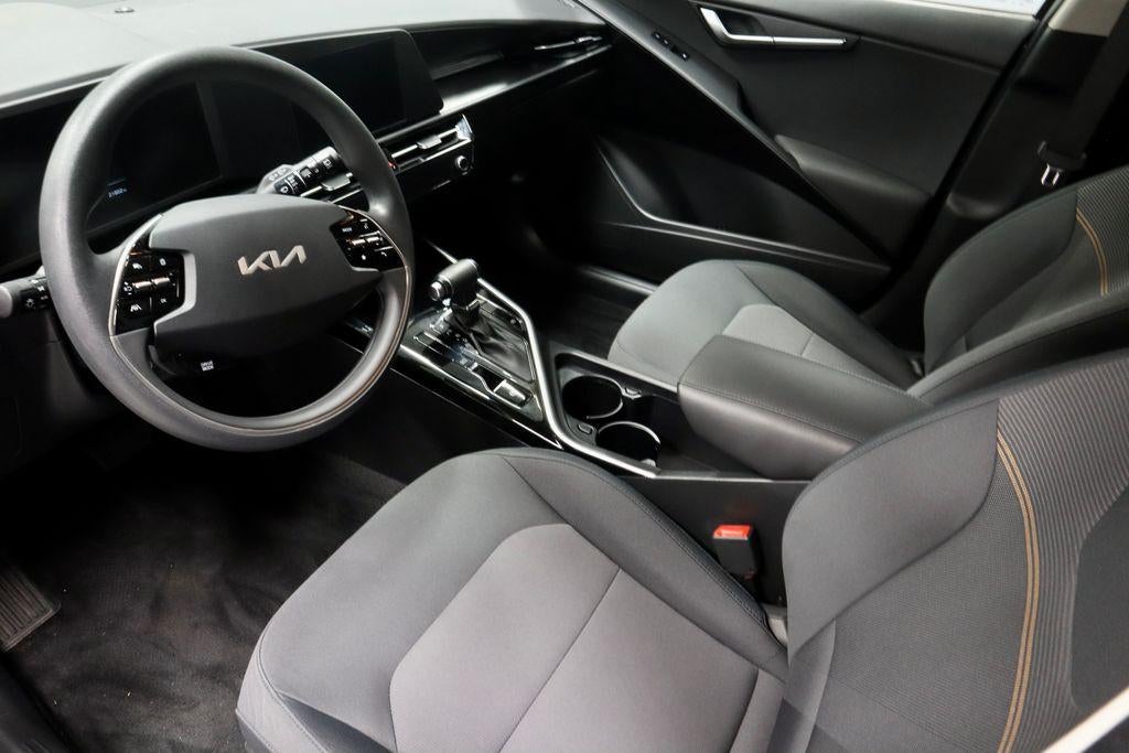 2023 Kia Niro LX
