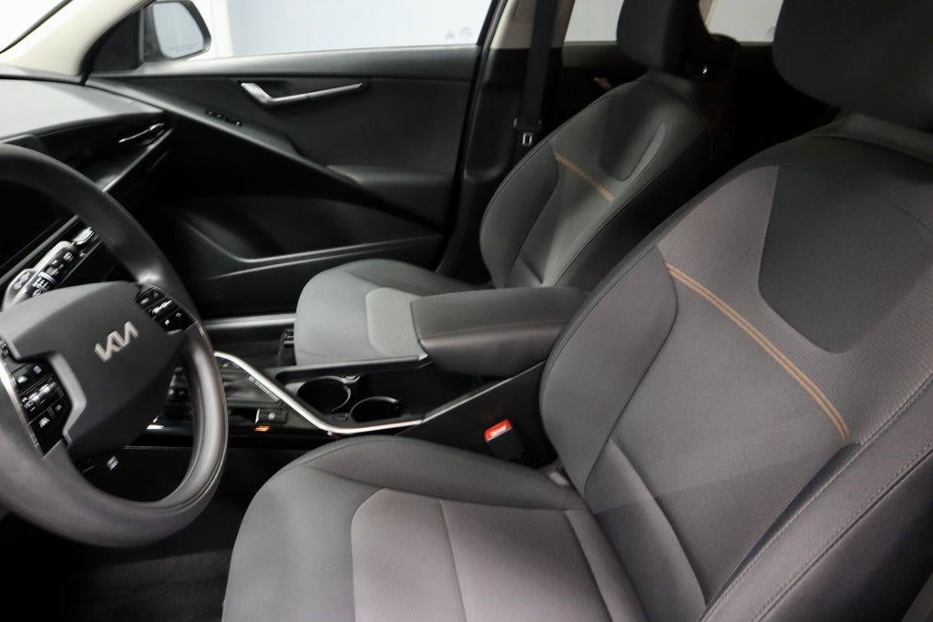 2023 Kia Niro LX