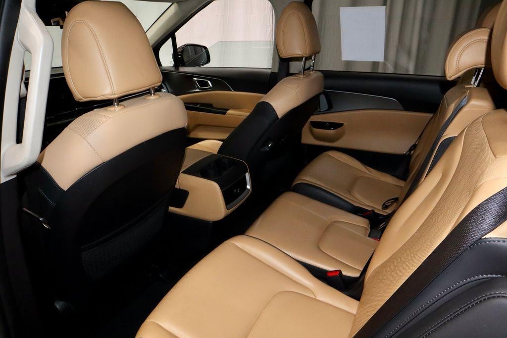 2024 Kia Carnival LX Seat Package