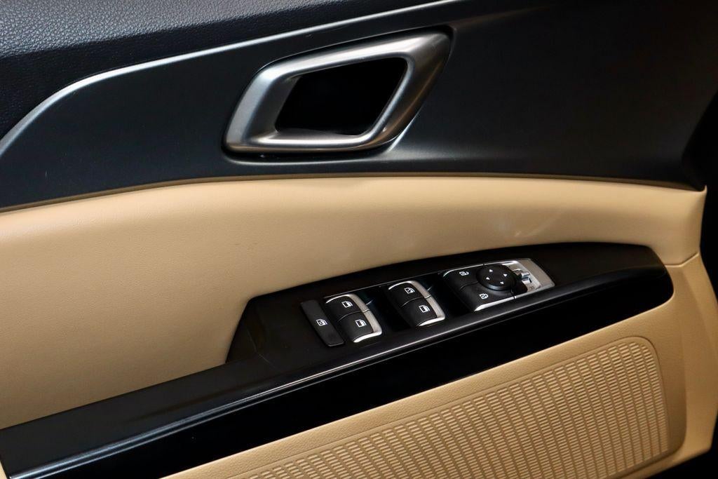 2024 Kia Carnival LX Seat Package