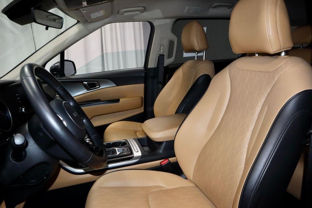 2024 Kia Carnival LX Seat Package
