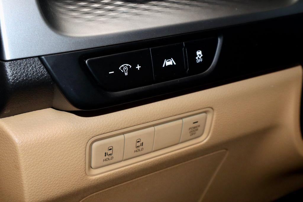 2024 Kia Carnival LX Seat Package