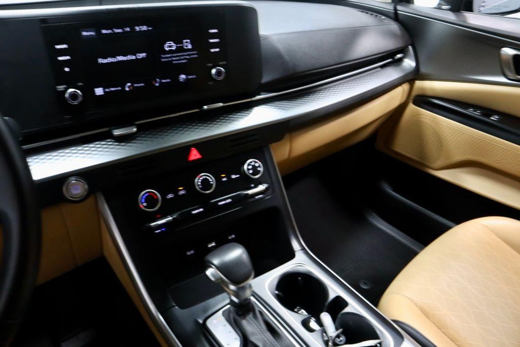 2024 Kia Carnival LX Seat Package