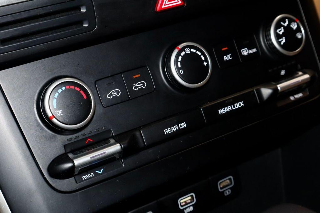 2024 Kia Carnival LX Seat Package