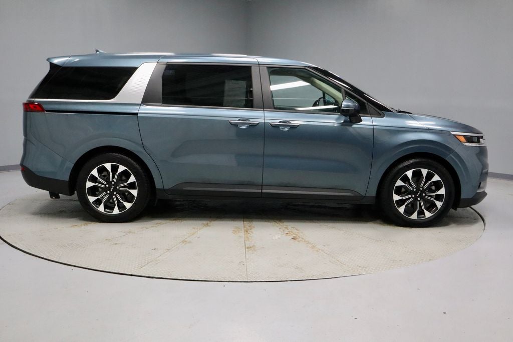 2023 Kia Carnival EX
