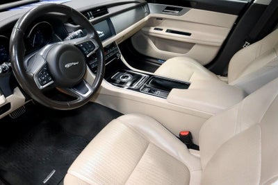 2020 Jaguar XF 30t Prestige