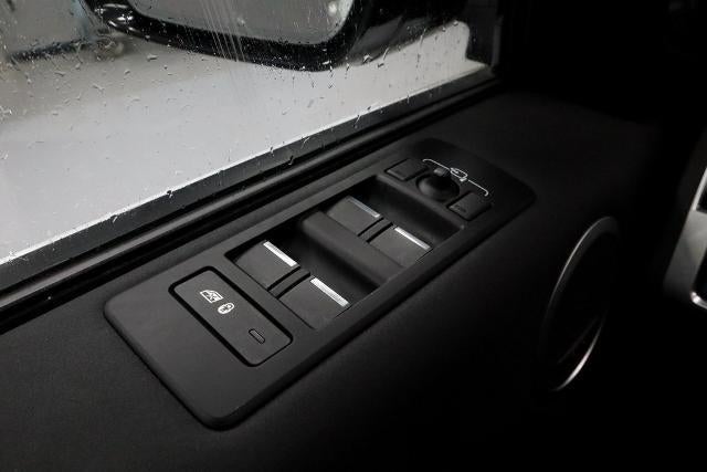 2024 Land Rover Discovery S