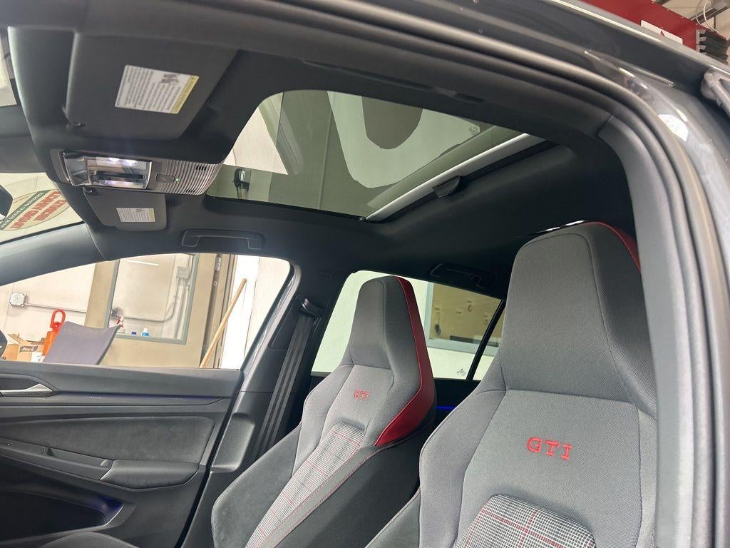2024 Volkswagen Golf GTI SE