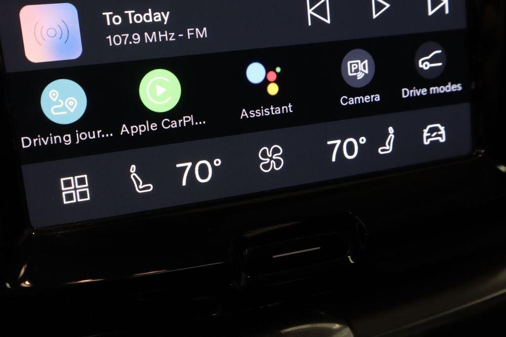 2024 Volvo XC60 Recharge Plug-In Hybrid T8 Plus Dark Theme